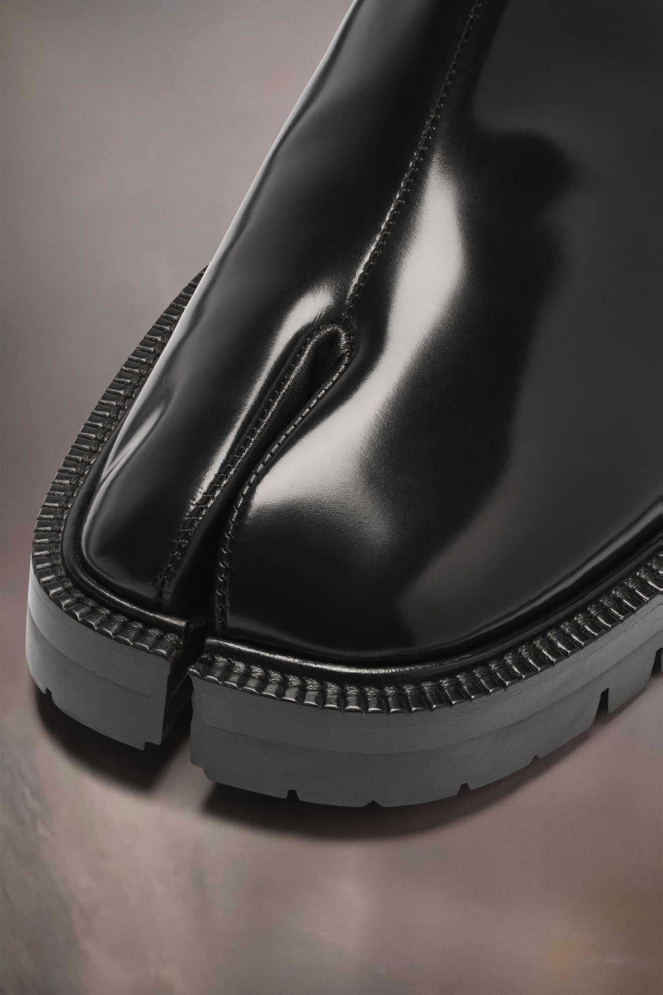 Maison Margiela Tabi High-ankle Leather Boots In Black