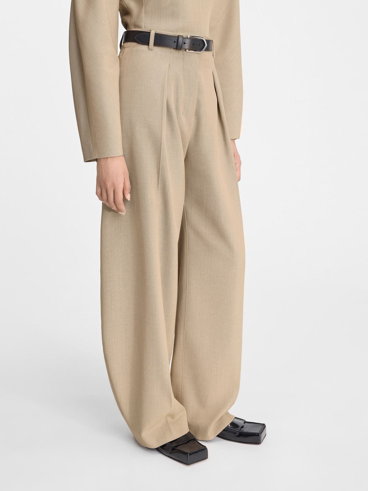 Jacquemus Oval Trousers In Nude