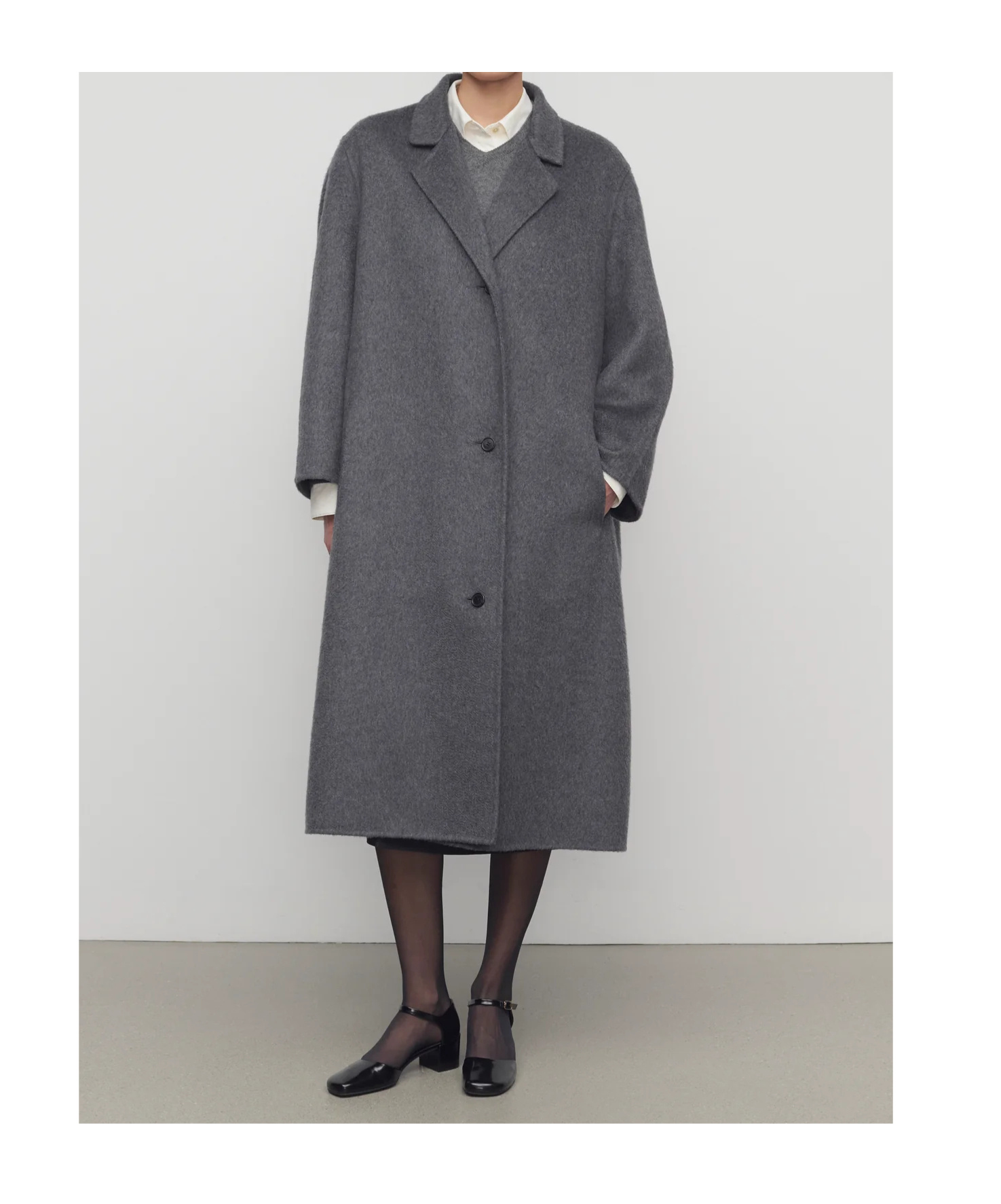The Row Hariet Coat In Virgin Wool And Cashmere In Gray