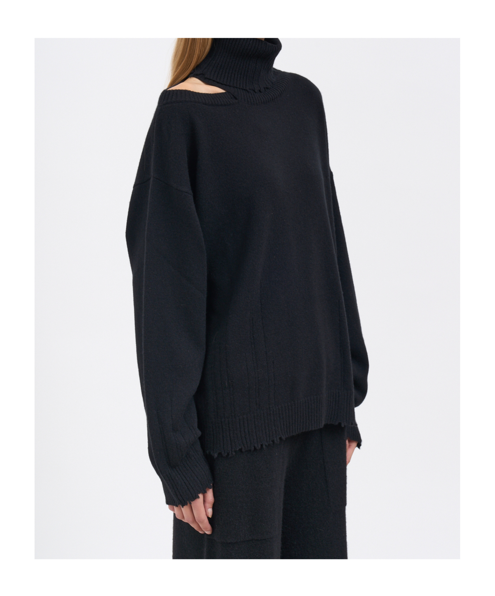 Uma Wang Turtleneck Sweater In Black