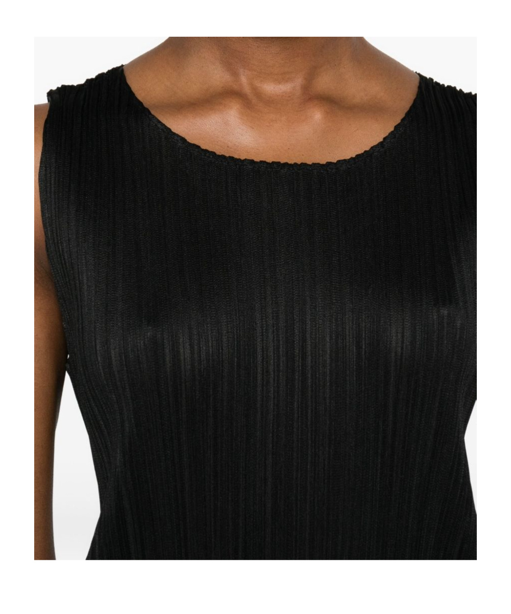 Issey Miyake Round-neck Sleeveless Dress In Black