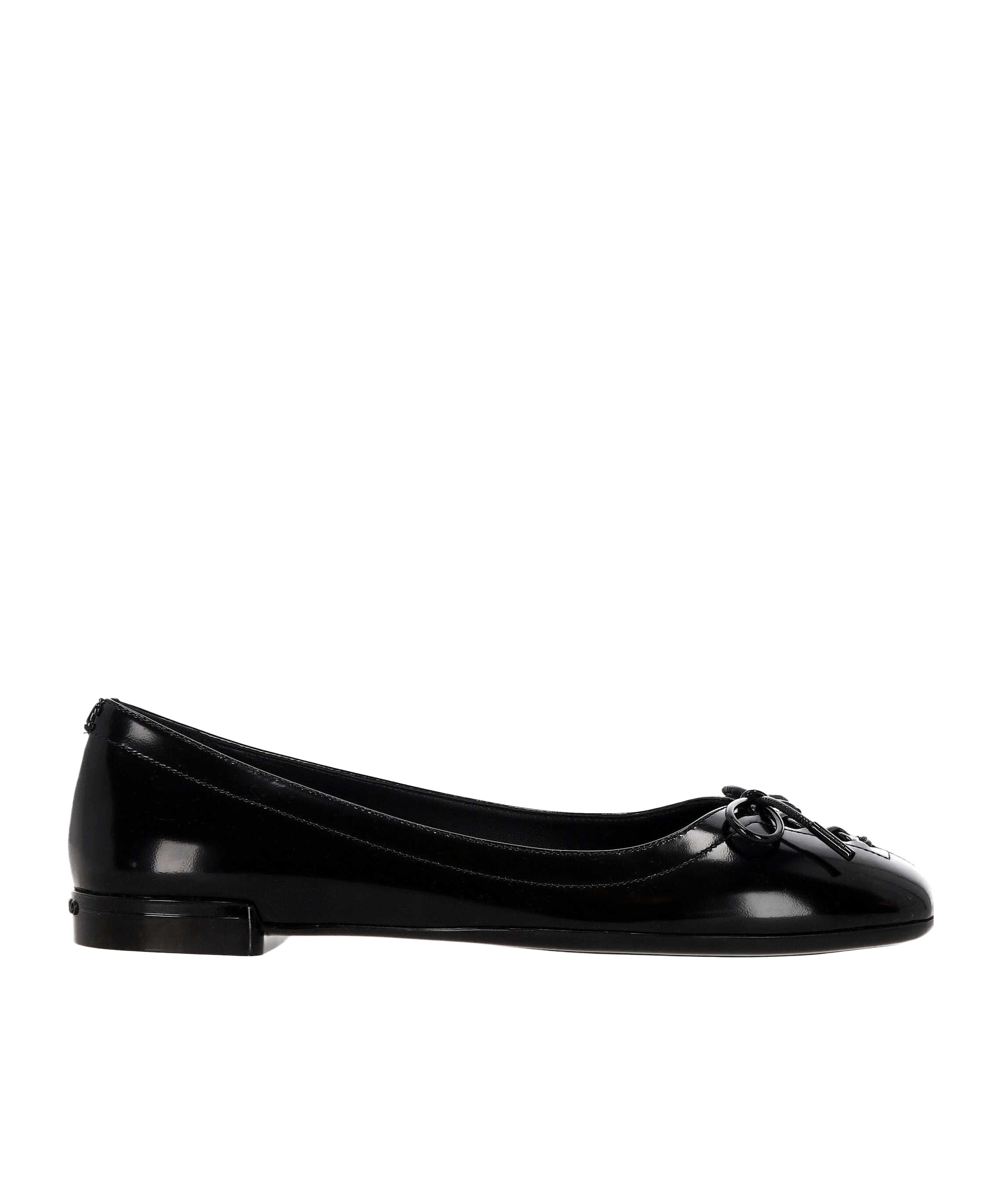Jimmy Choo Round Toe Flat Shoes In Black