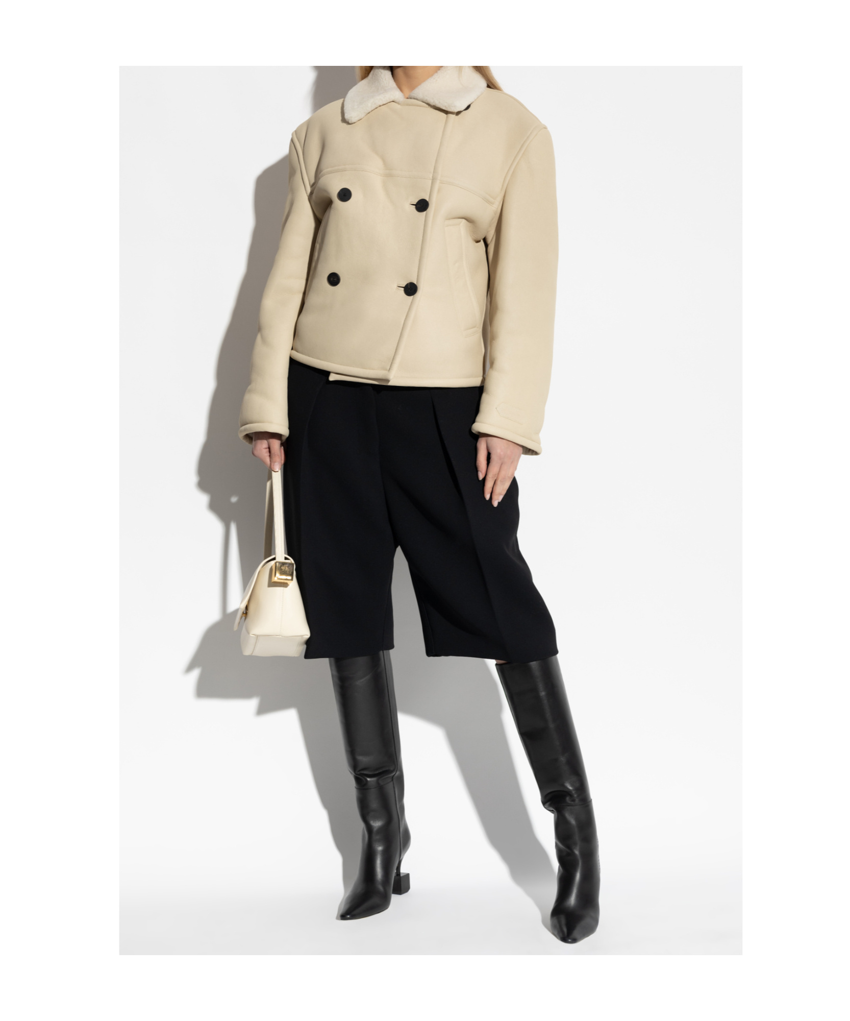 Jacquemus The Mojave Double-breasted Shearling Coat In Nude