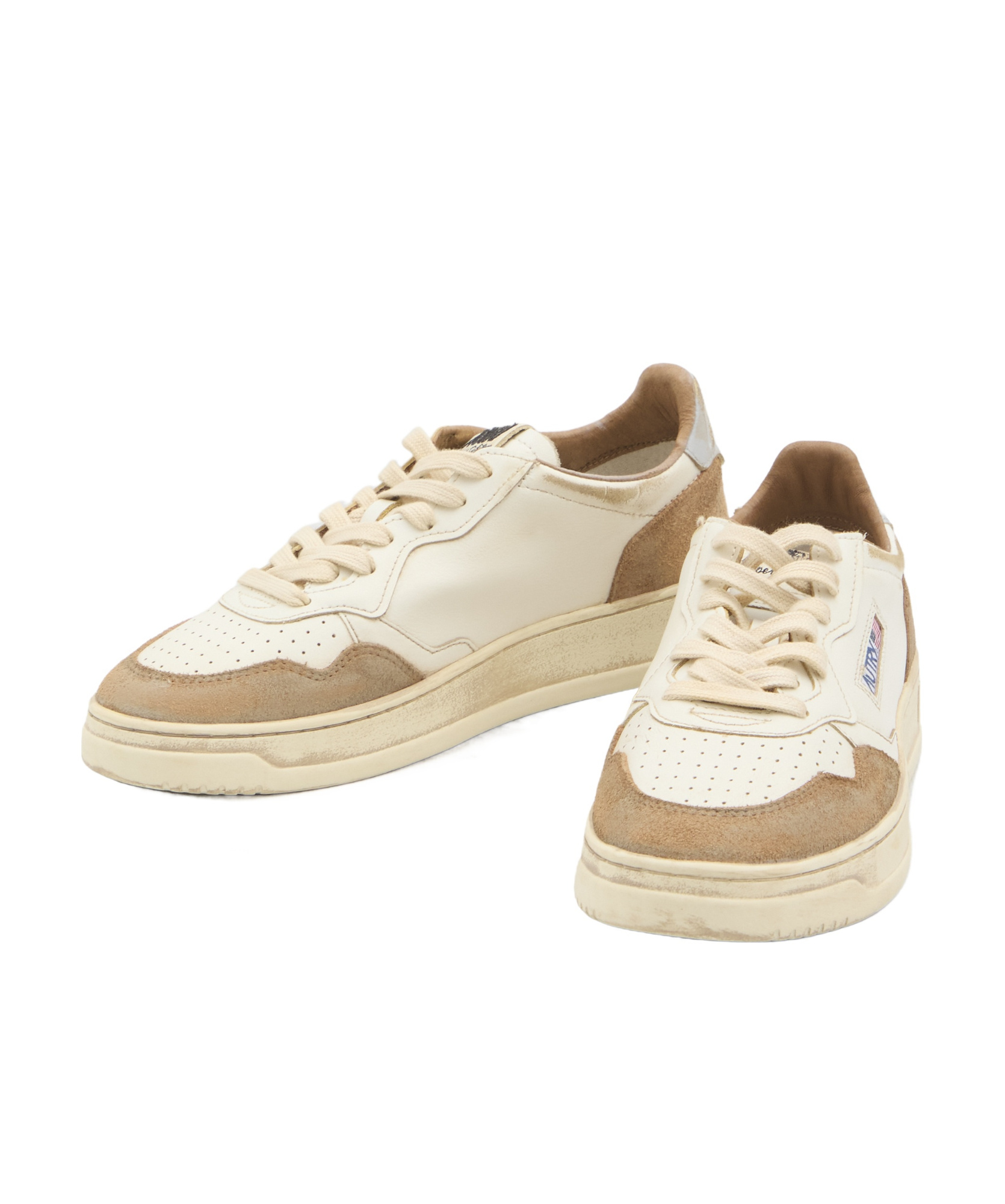 Autry Lace-up Low-cut Sneakers In Nude
