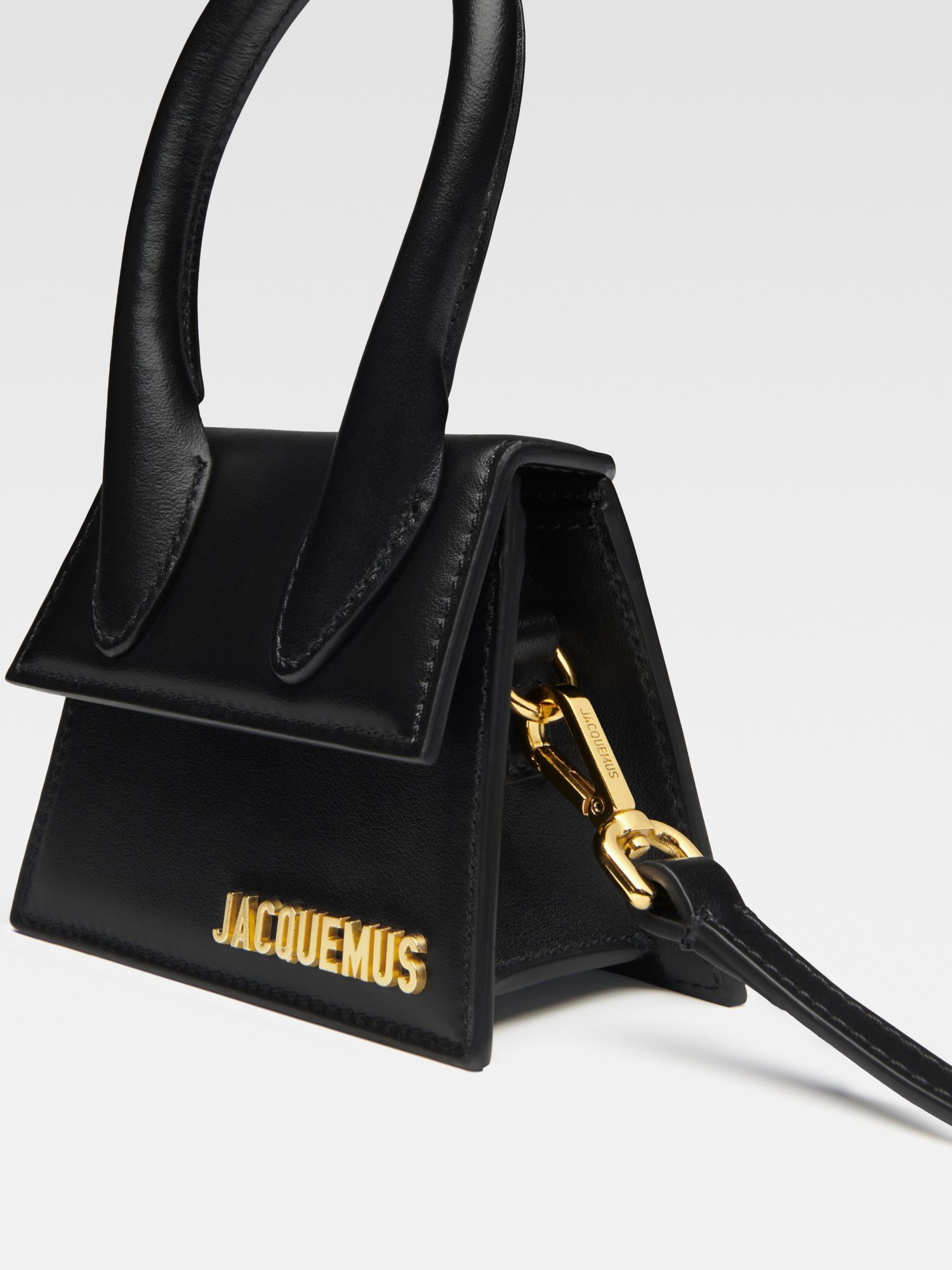 Jacquemus The Chiquito In Black