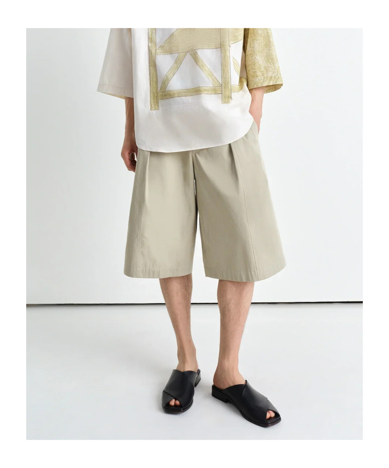 Lemaire Pleated Bermuda Shorts In Light Sage