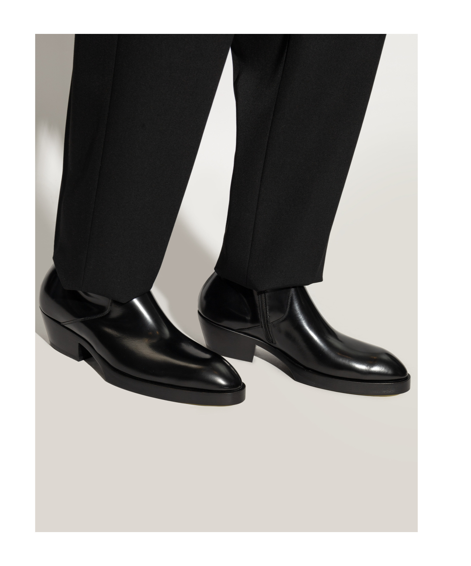 Bottega Veneta Dalton Leather Ankle Boots In Black