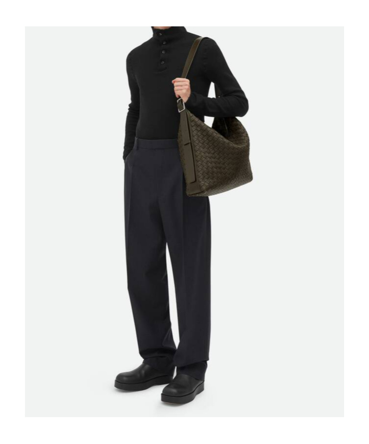Bottega Veneta Logo Shoulder Bag In Black
