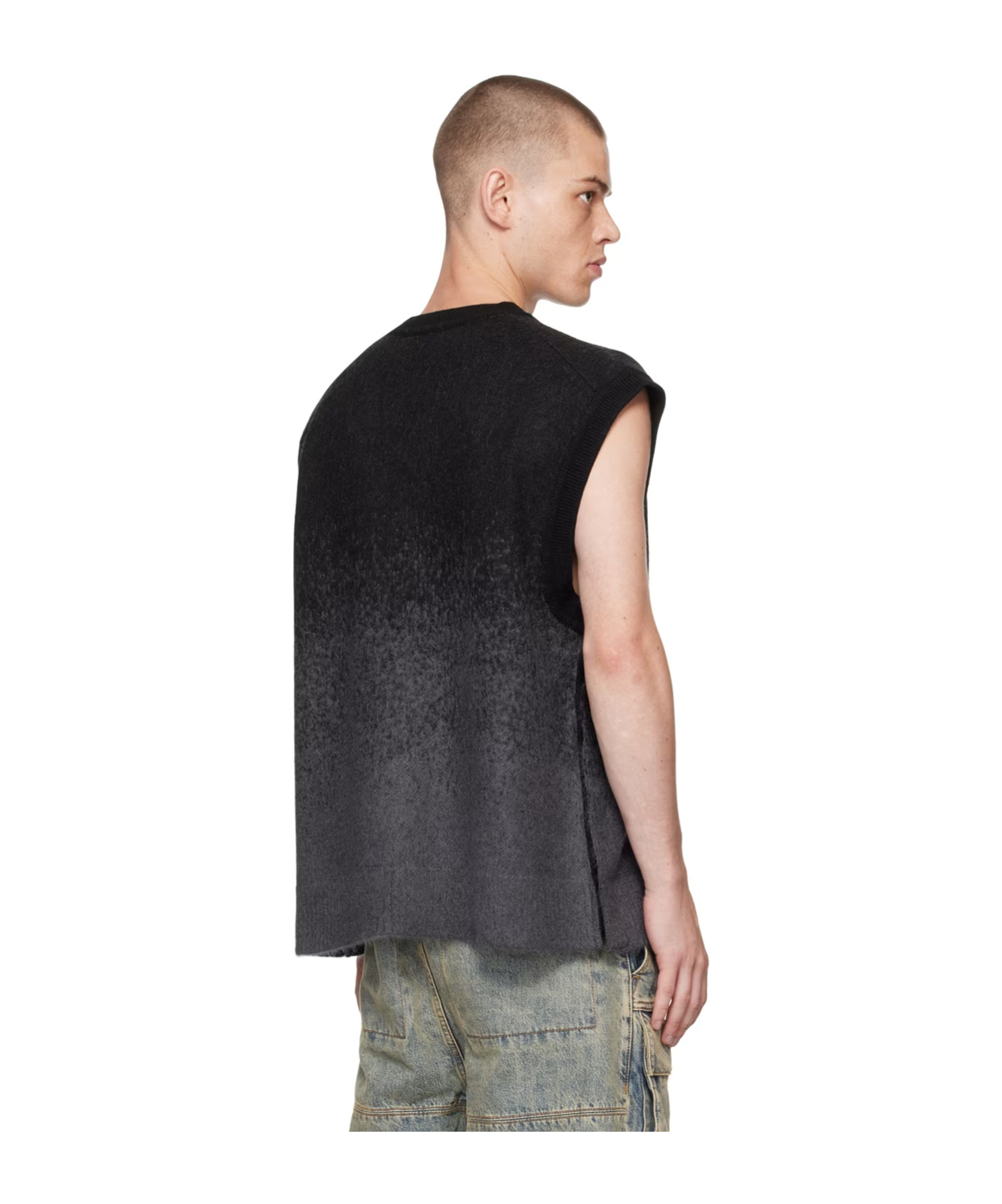 Juunj Sleeveless V-neck Knitted Vest In Black