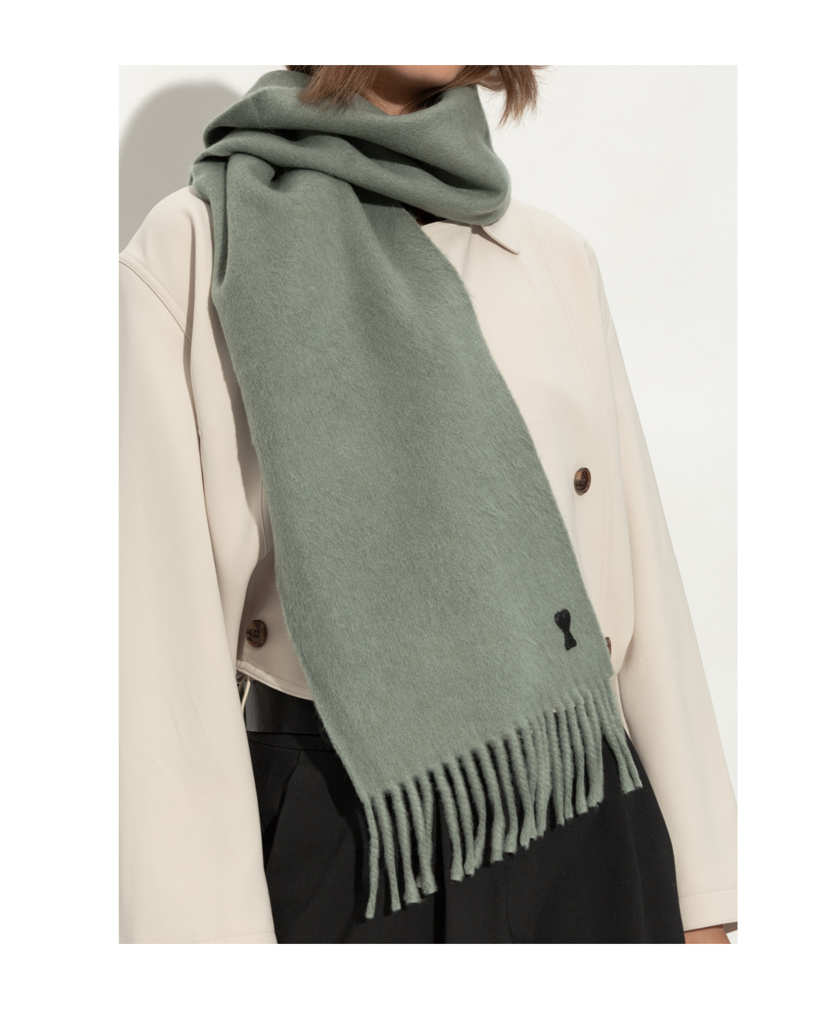 Ami Alexandre Mattiussi Ami Paris Logo Patch Fringed-edge Scarf In Gray