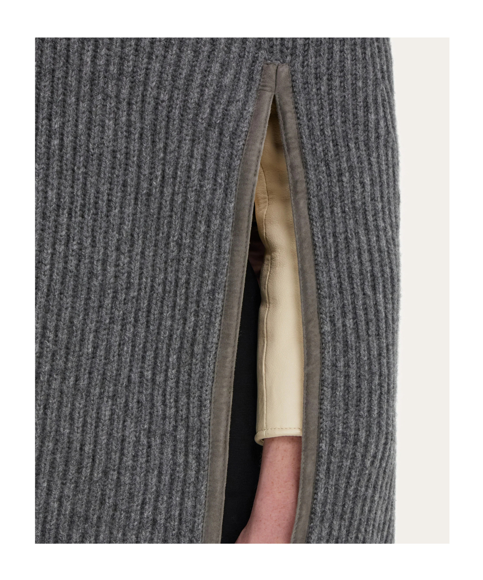 Ferragamo Cashmere Blend Cape In Black