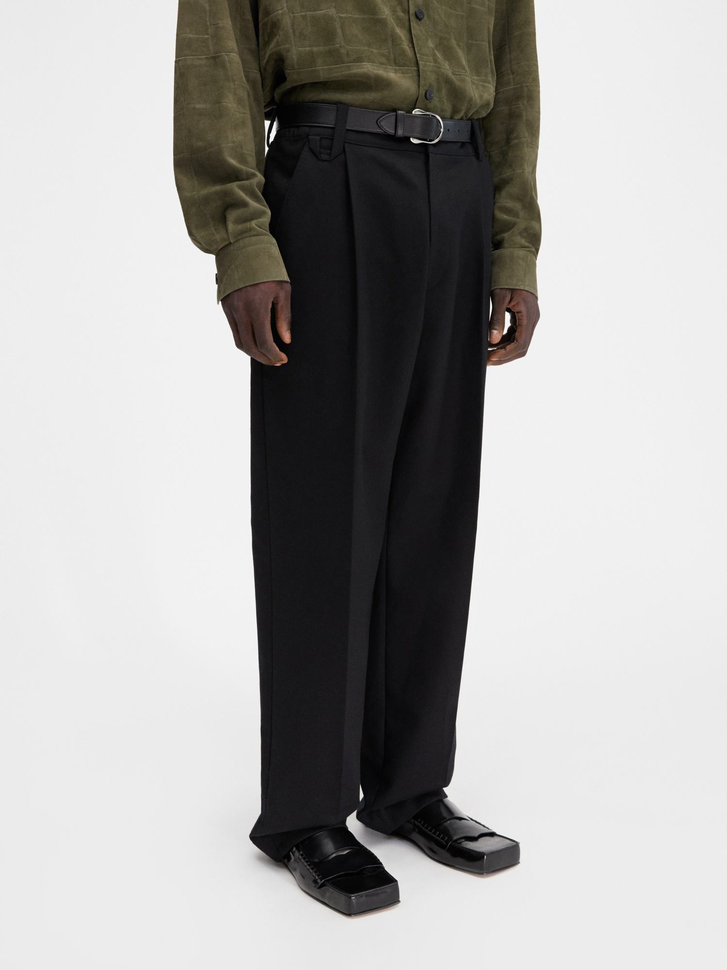 Jacquemus Belt-loop Casual Pants In Black