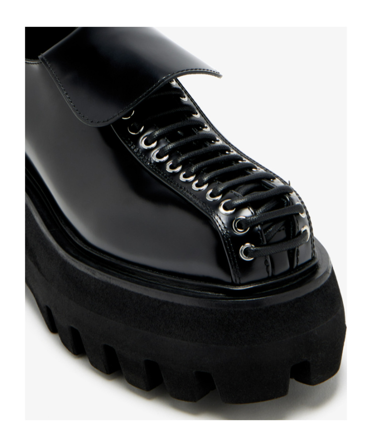 Alexander Mcqueen Sofa Lace-up Sneakers In Black