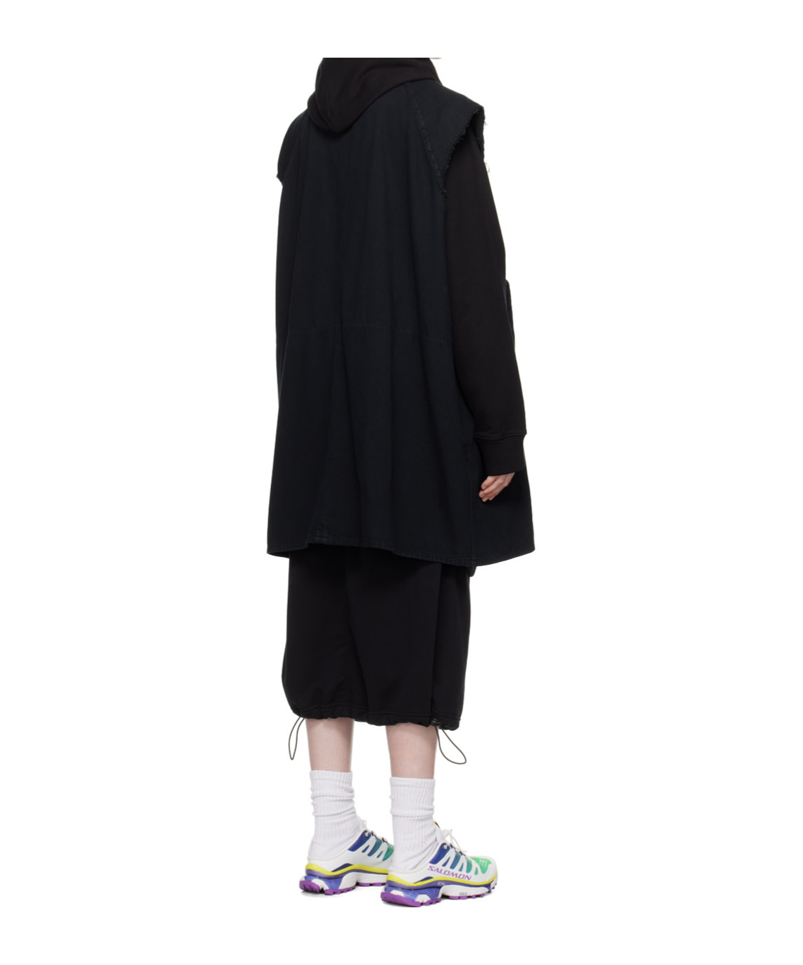 Mm6 Maison Margiela Multi-pocket Zipper Vest In Black