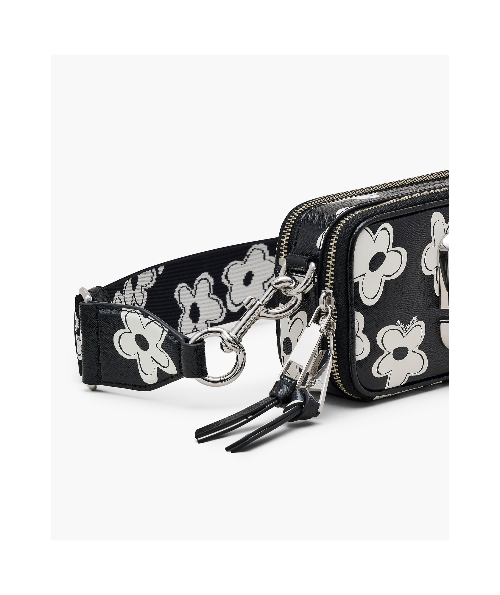 Marc Jacobs Zippered Shoulder Bag In Black