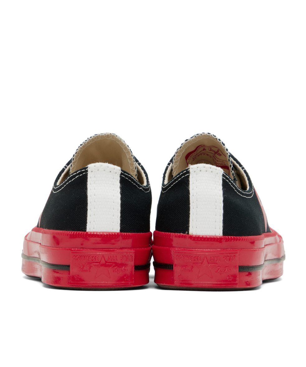 Shop Comme Des Garçons Play Round Head Lacing Casual Sneakers In Red