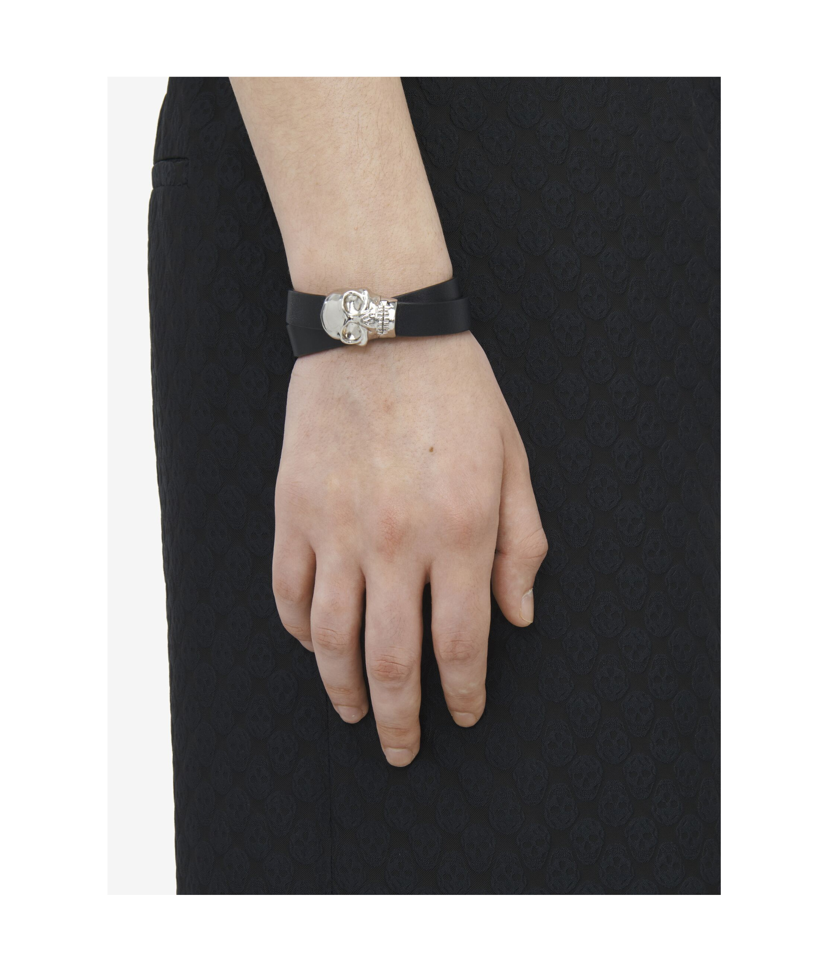 Alexander Mcqueen Skull Double Loop Bracelet In Black