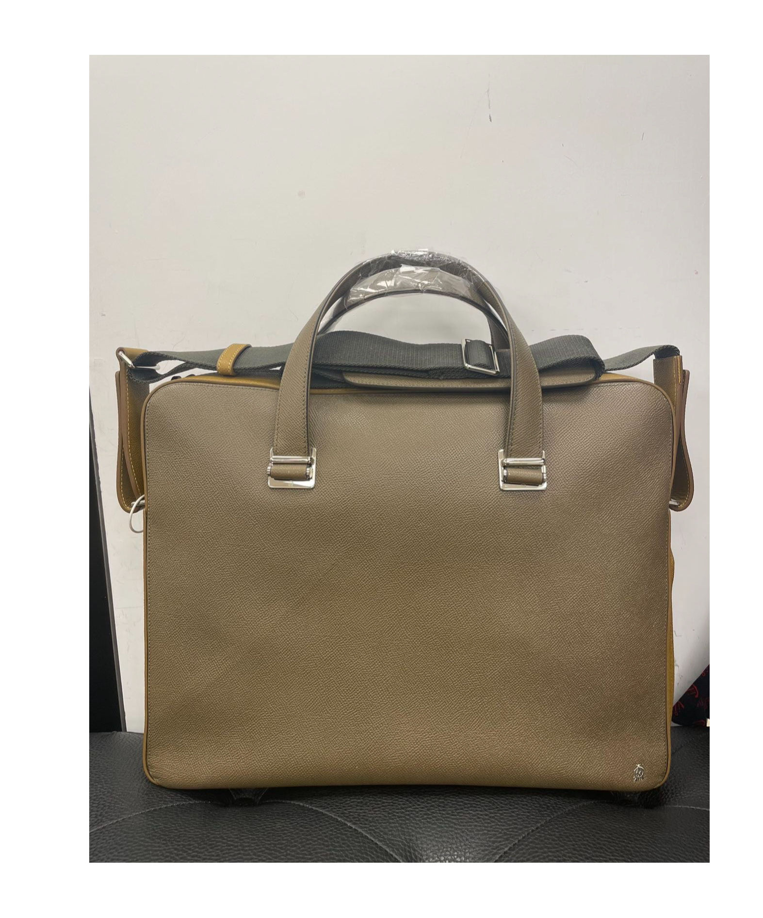 DUNHILL LOGO ZIPPER HANDBAG