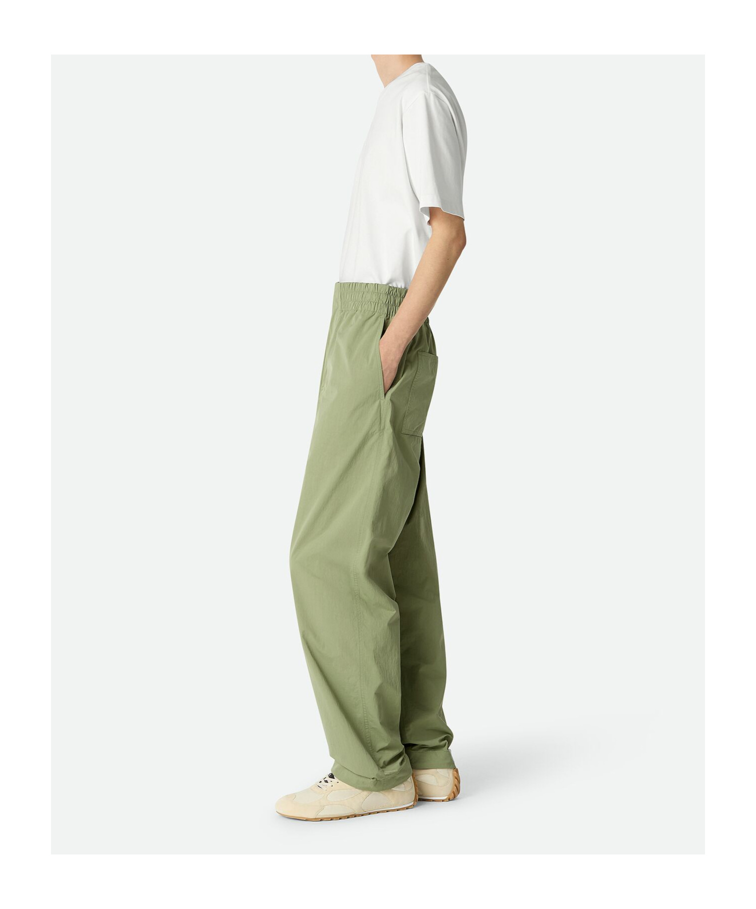 Bottega Veneta Pantalon En Tech Nylon In Green