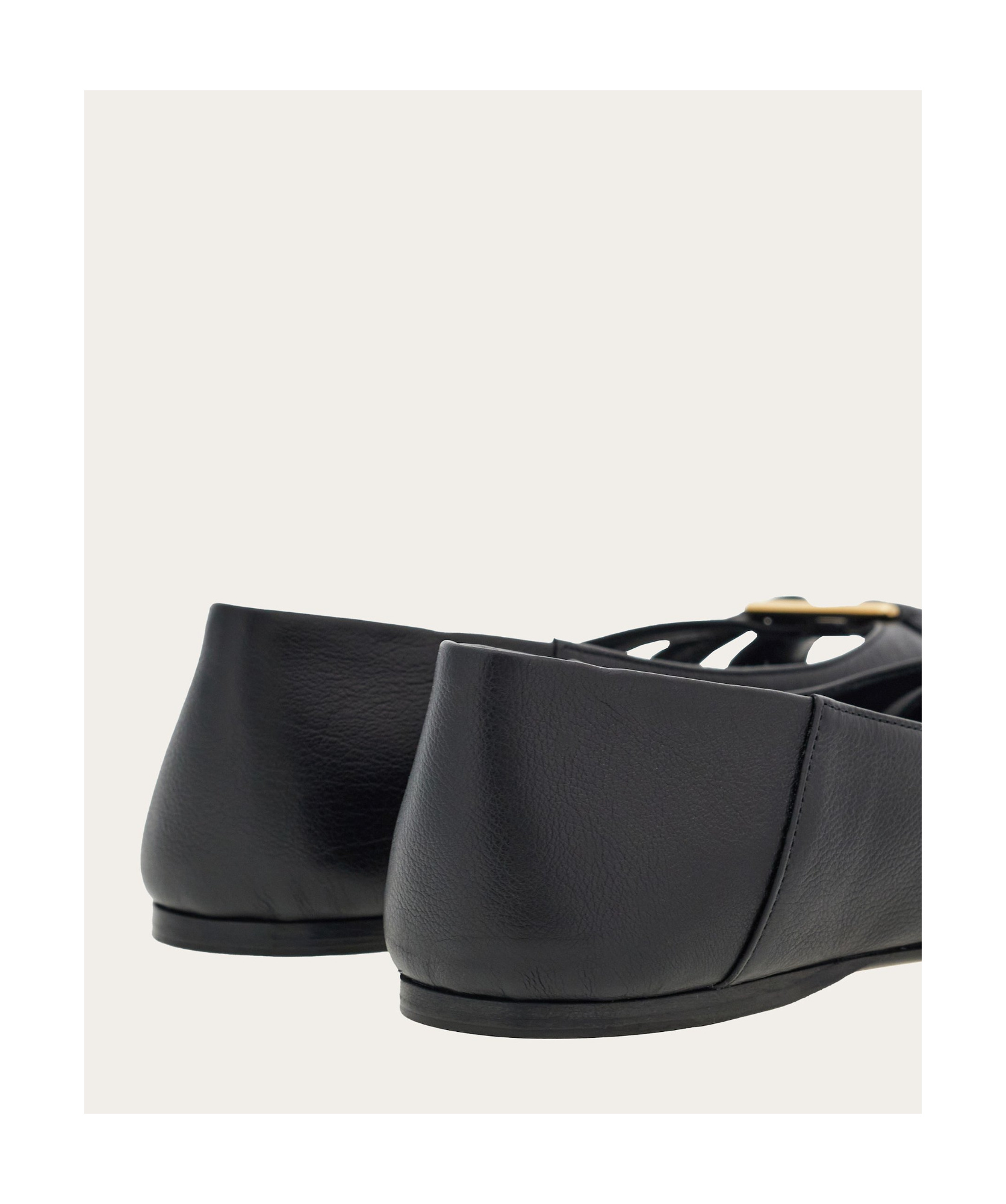 Ferragamo Gancini Ornament Flat Ballerina Shoes In Black