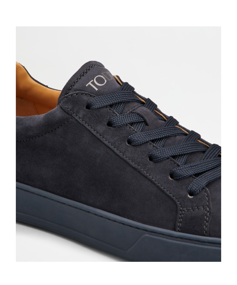 Tod's Laced Sneakers In Black