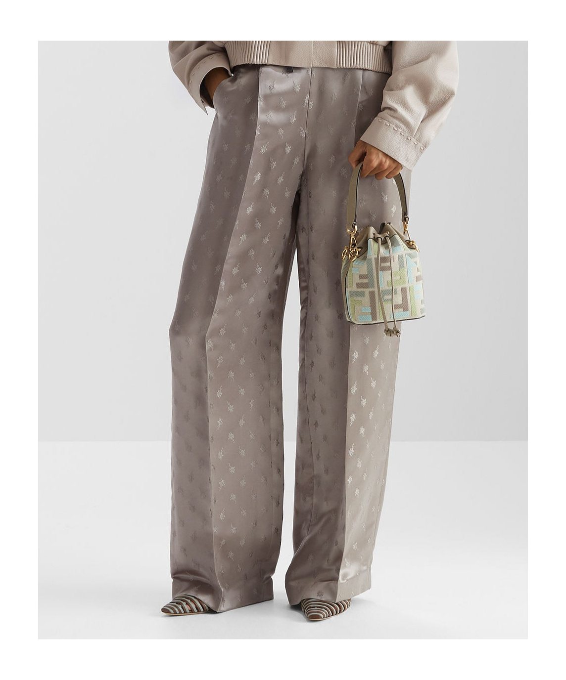 Fendi Mon Tresor Drawstring Bucket Bag In Nude