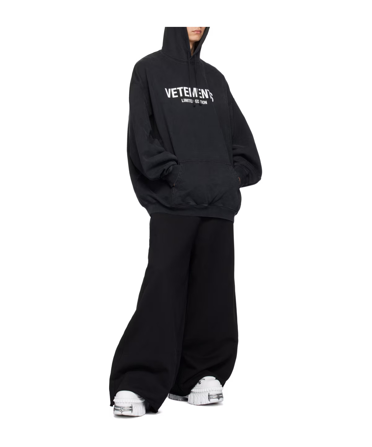 Vetements Drawstring Hood Hoodie In Black