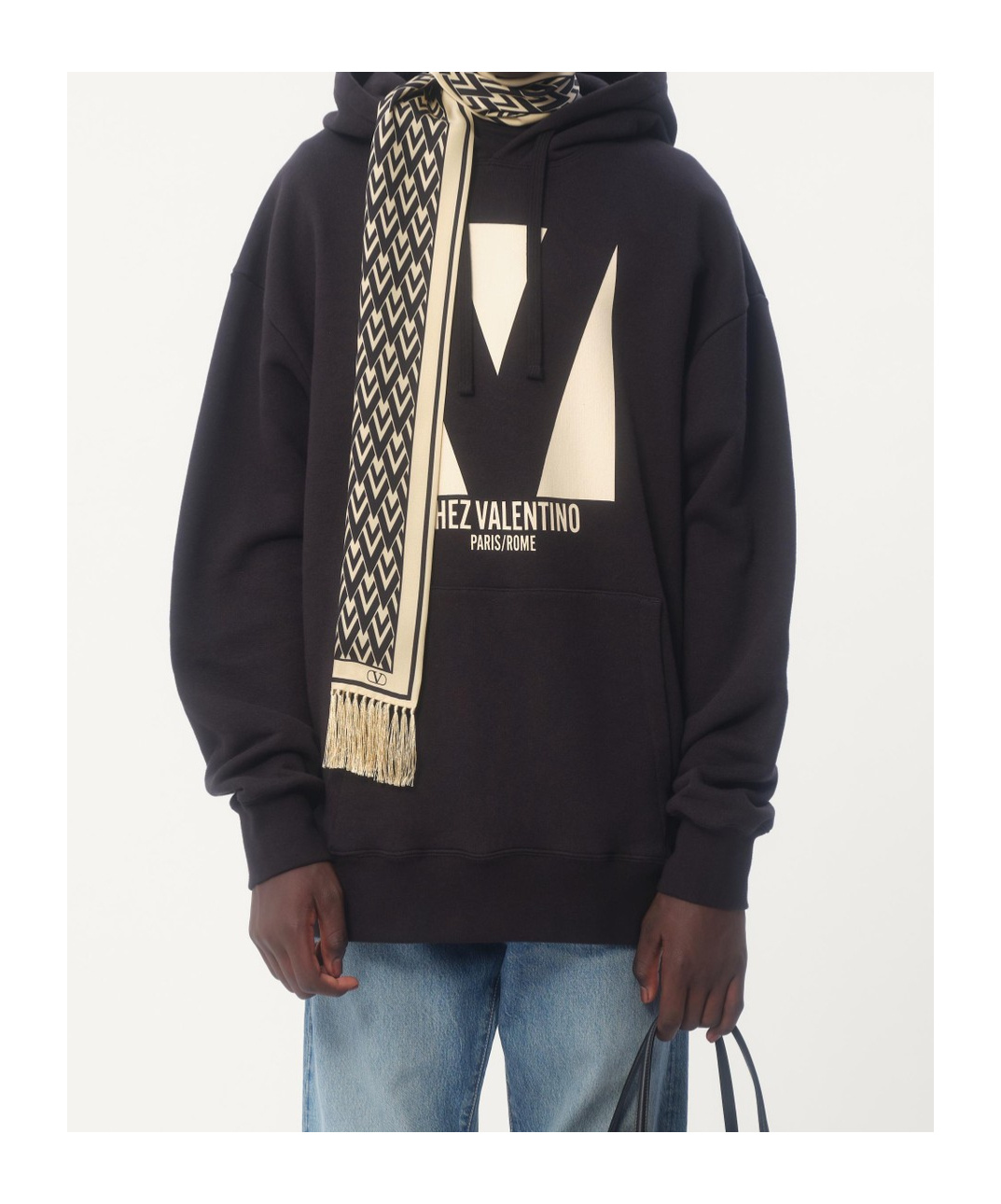 Valentino Garavani Toute La V Bandeau Scarf In Silk With Fringes In Nude