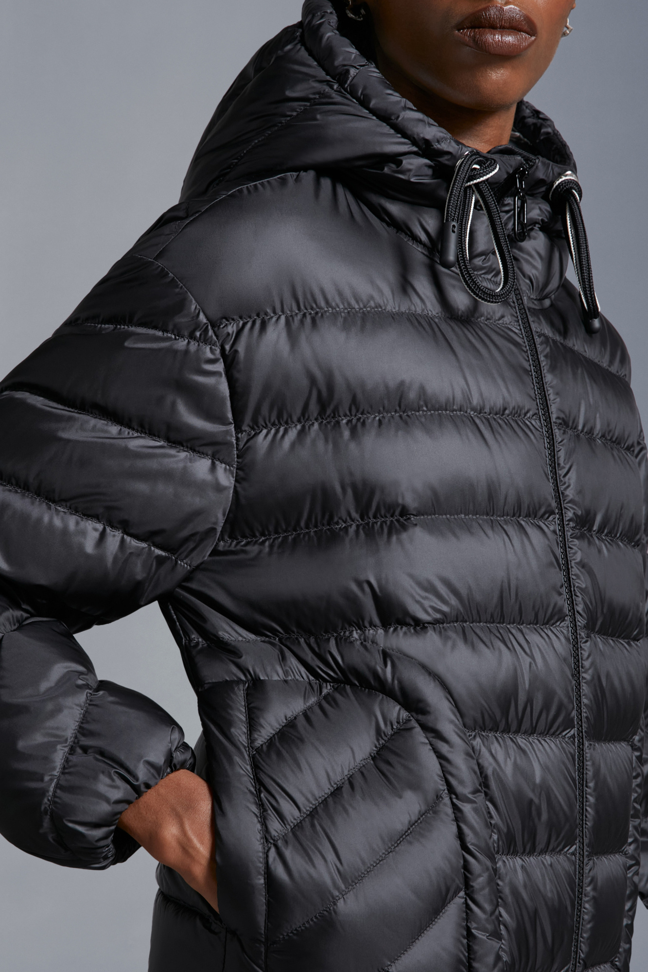 Moncler Delfo Down Puffer Jacket In Black