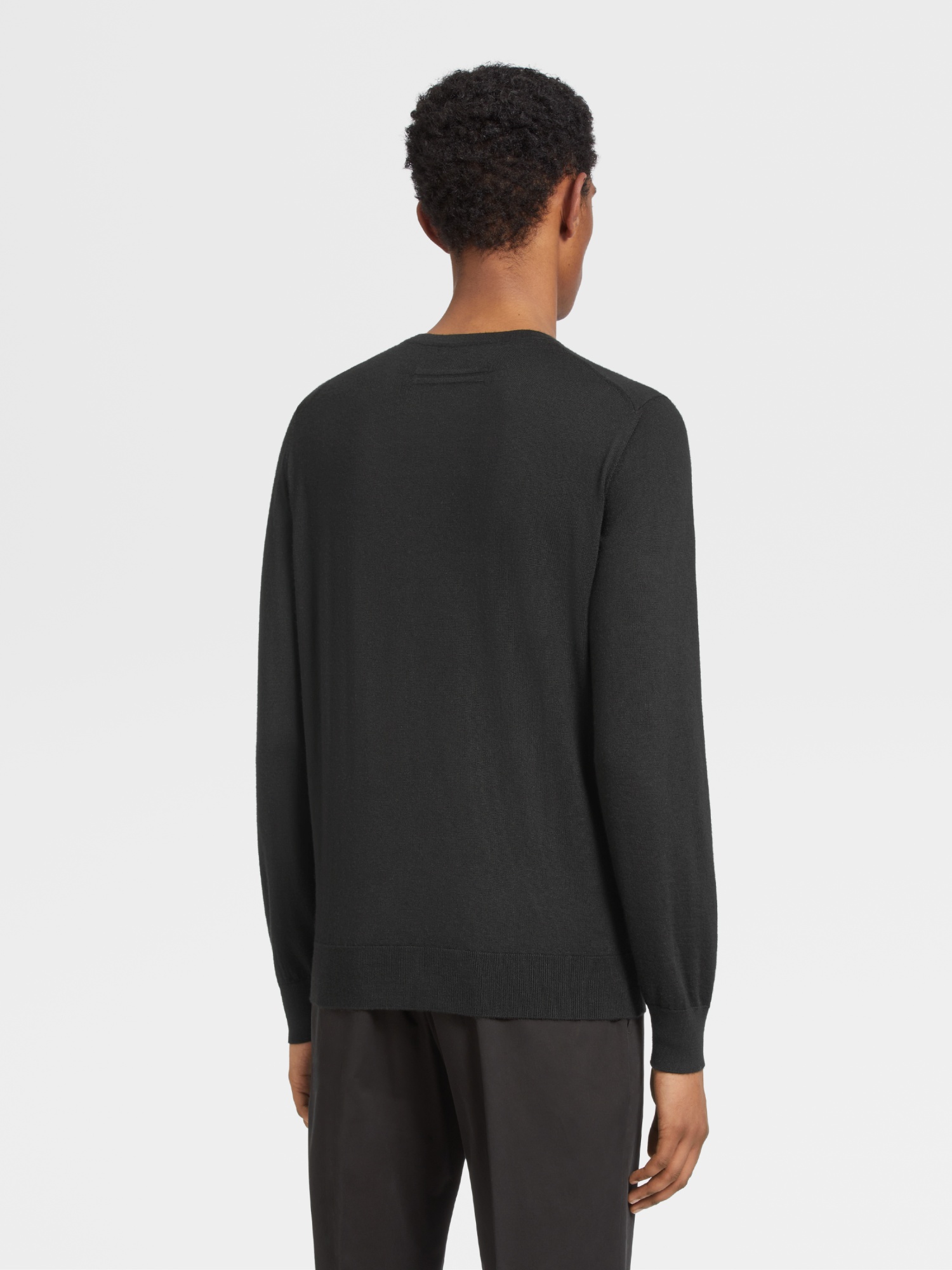 Zegna Oasi Cashmere Round Neck Sweater In Black
