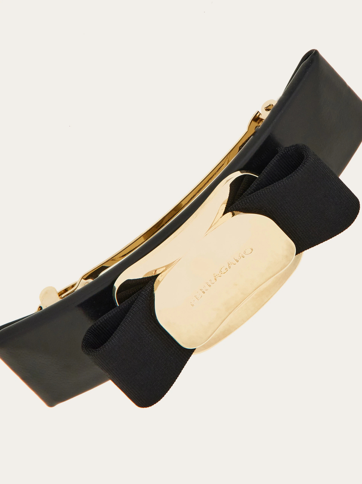 Ferragamo Vara Bow Leather Hair Clip In Black