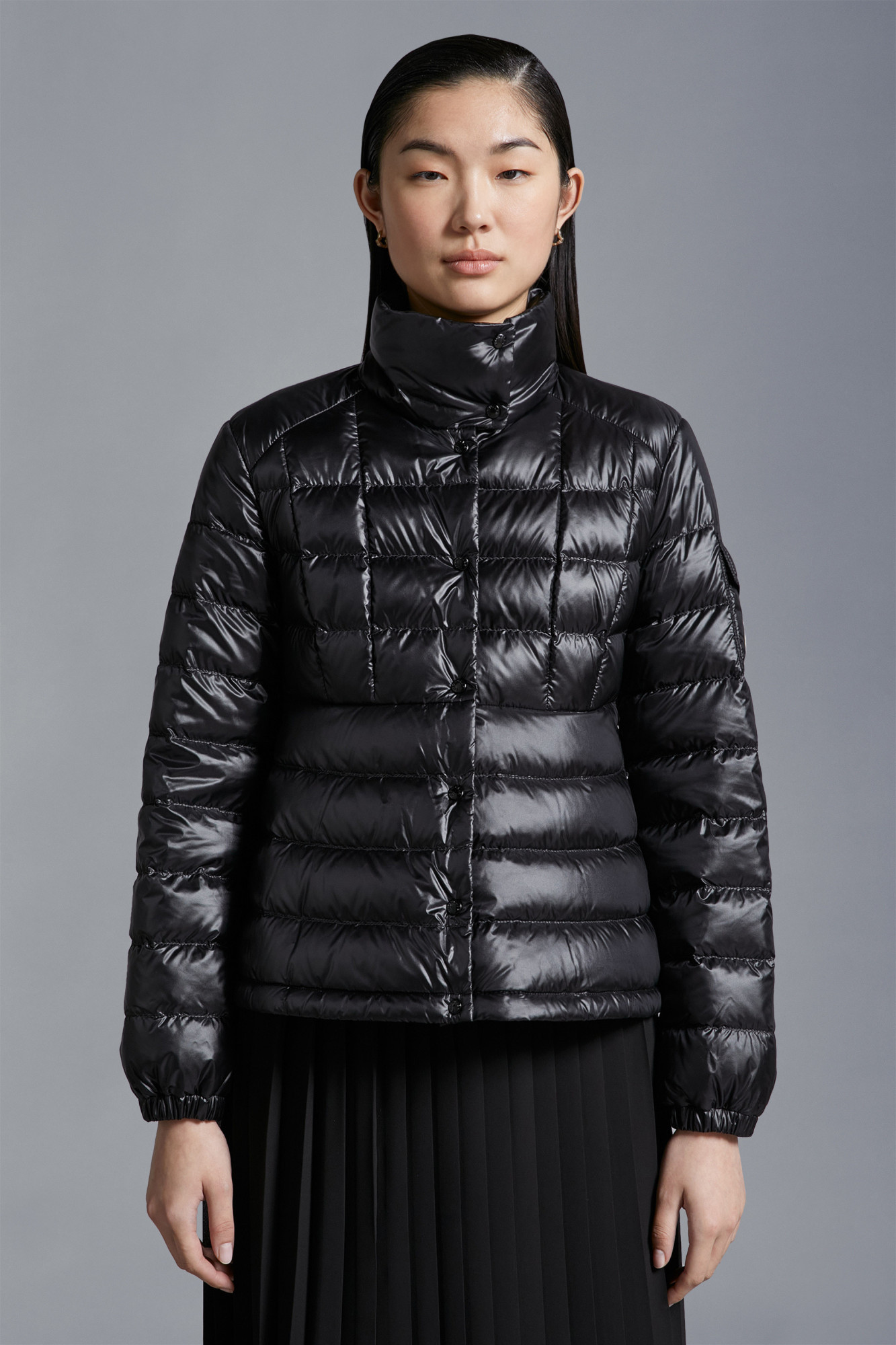 Moncler Aminia Short Down Jacket In Black