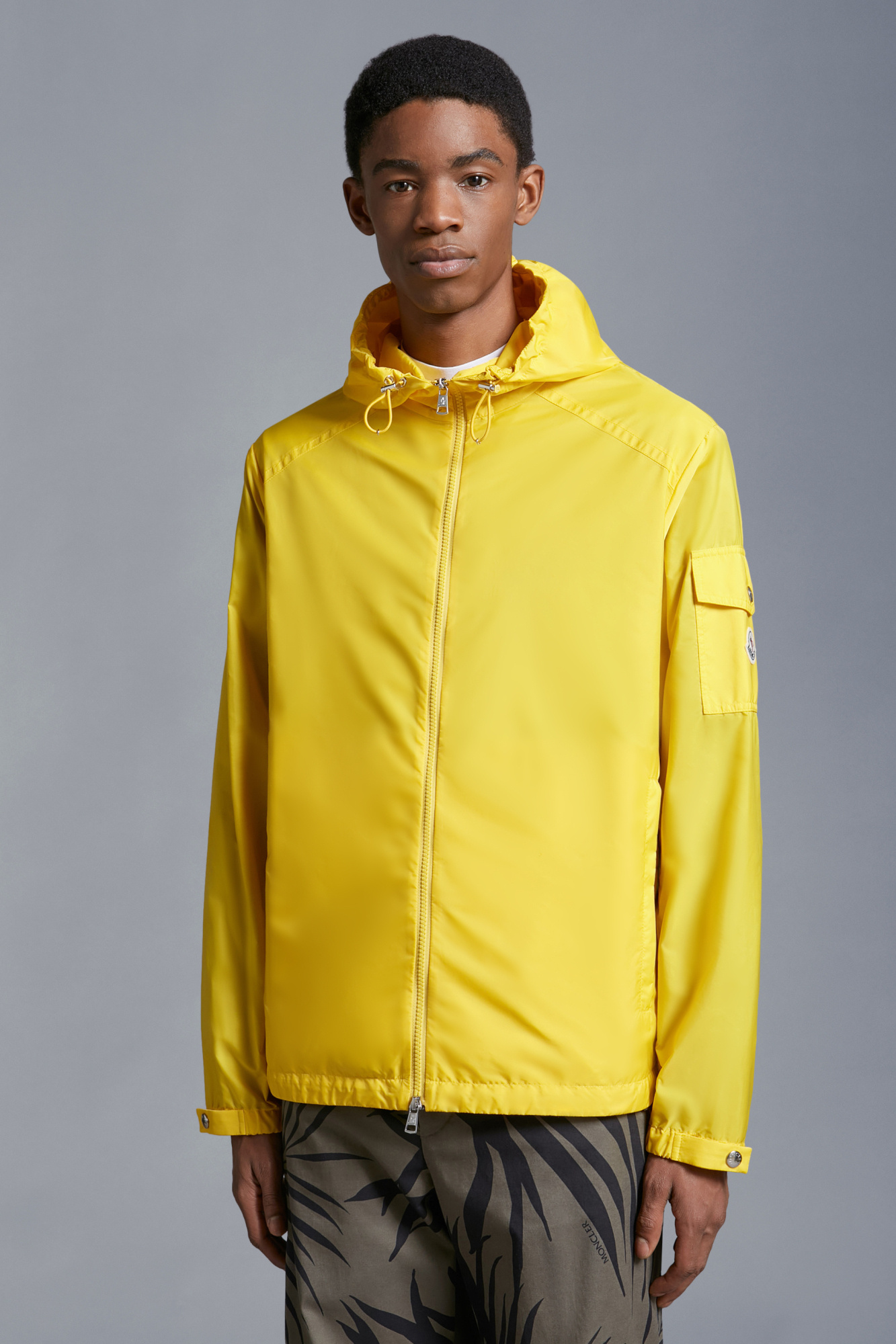 Moncler Etiache Logo-patch Jacket In Yellow
