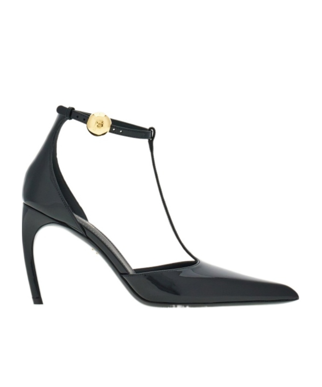 Shop Ferragamo Salvatore T-strap Pointed-toe Pumps In Black