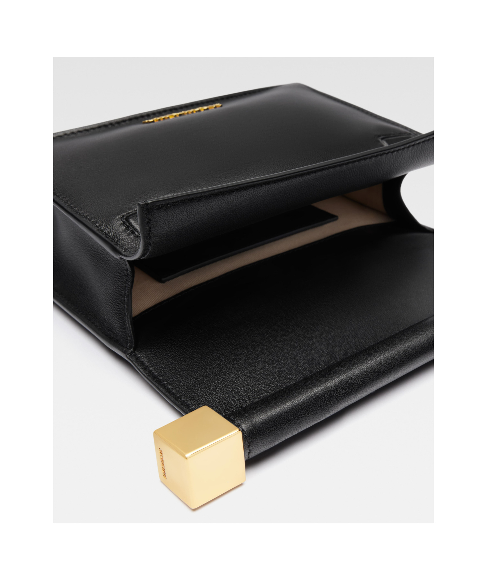 Jacquemus Women La Petite Pochette Rond Carre Nappa Leather Clutch Bag In Black