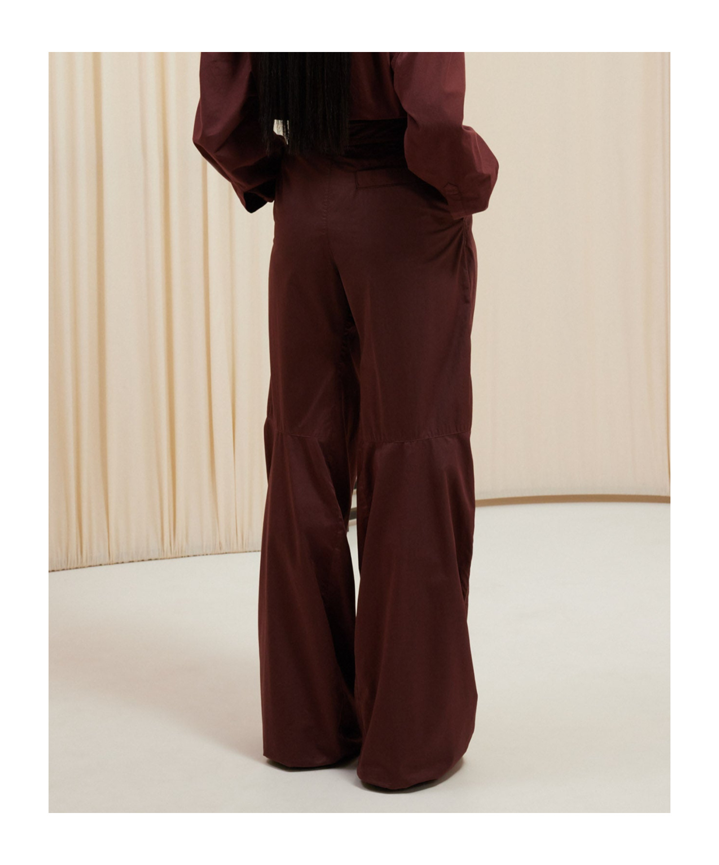 Lemaire Wide Leg Pleated Trousers In Red