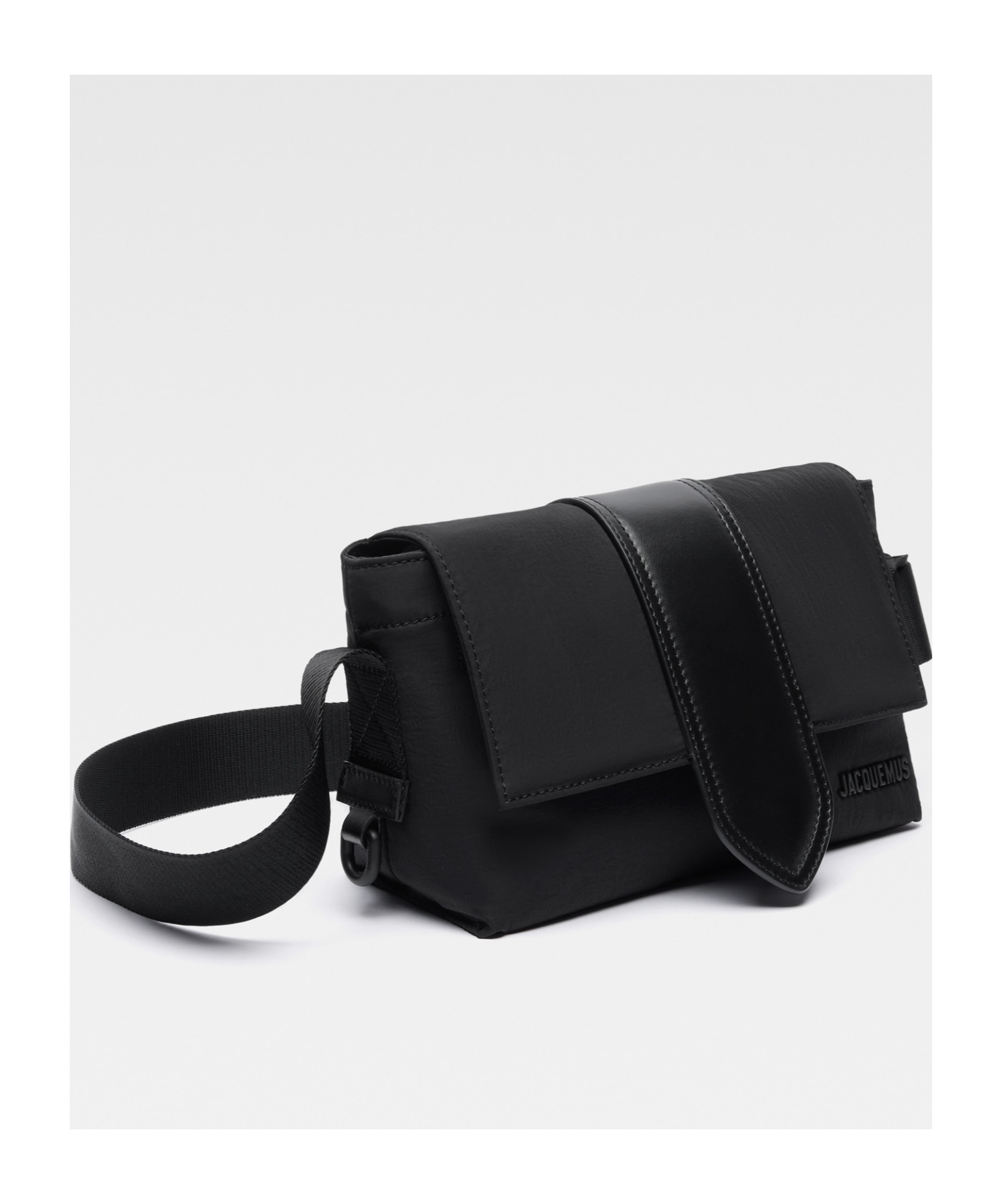 Jacquemus Mini Messenger Bag In Black