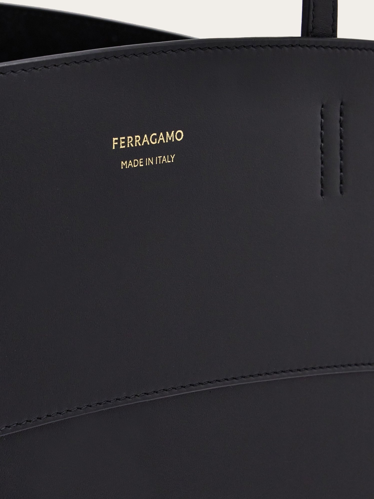 Ferragamo Salvatore Charming Logo Printed Top Handle Bag In Black