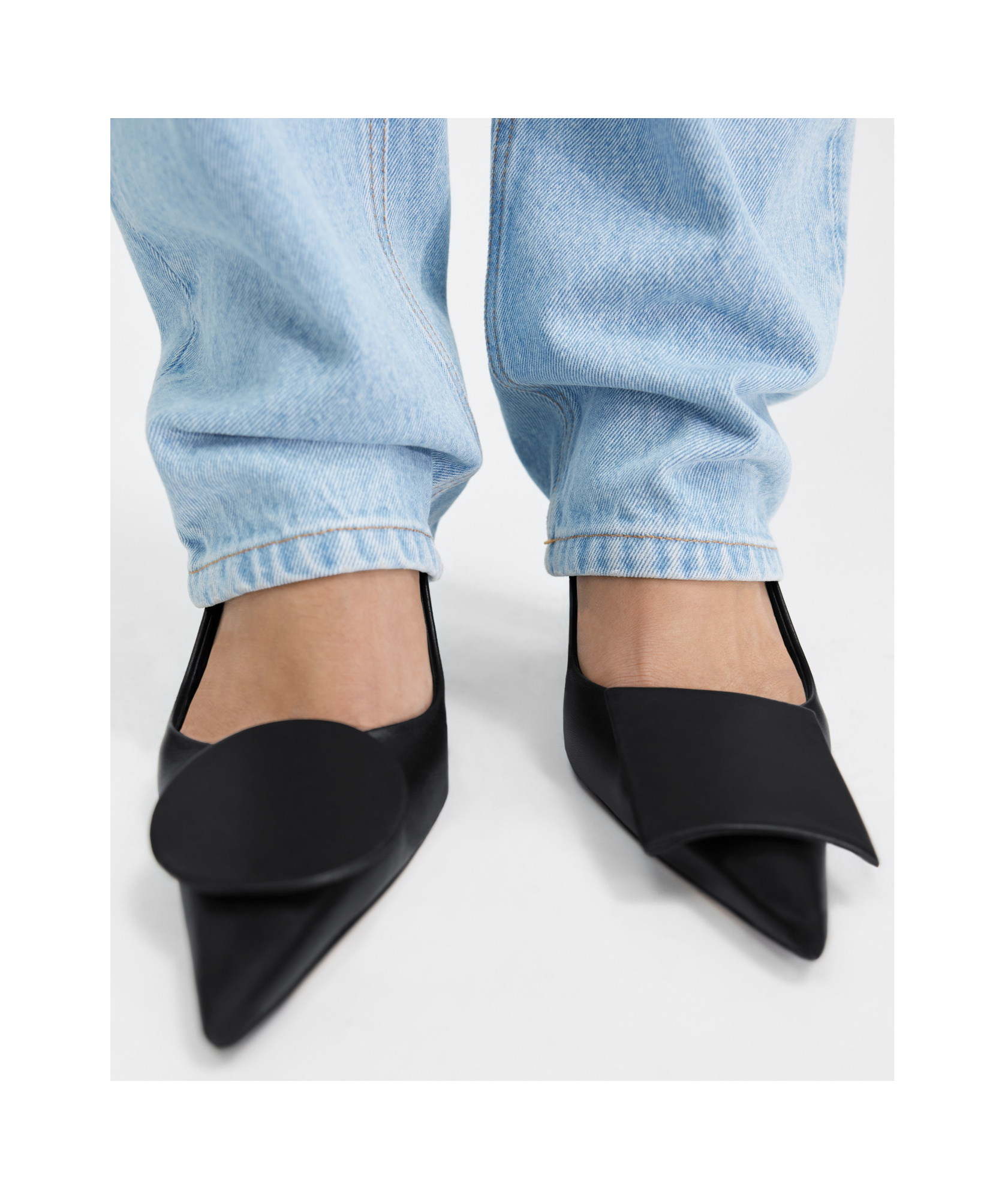 Jacquemus Women Les Slingbacks Duelo Haut Pumps In Black