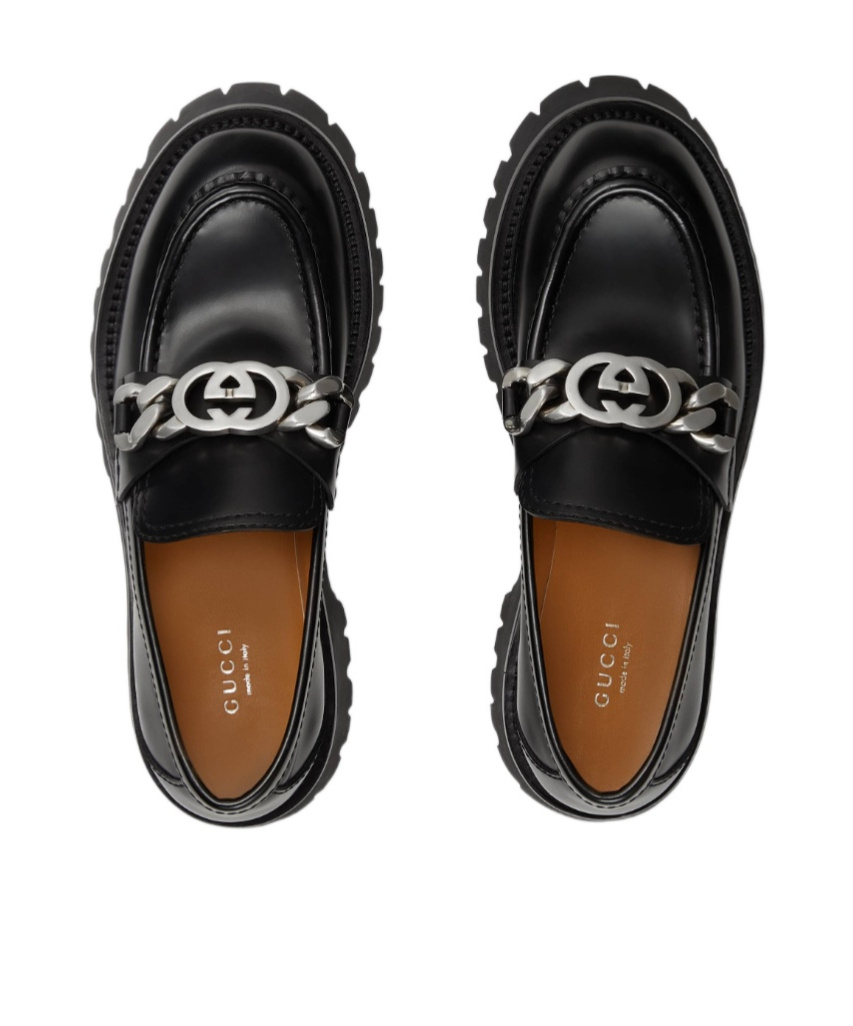 Gucci Logo-chain Leather Loafers In Black