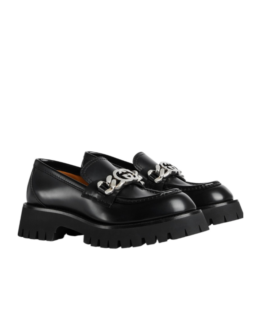 Gucci Logo-chain Leather Loafers In Black