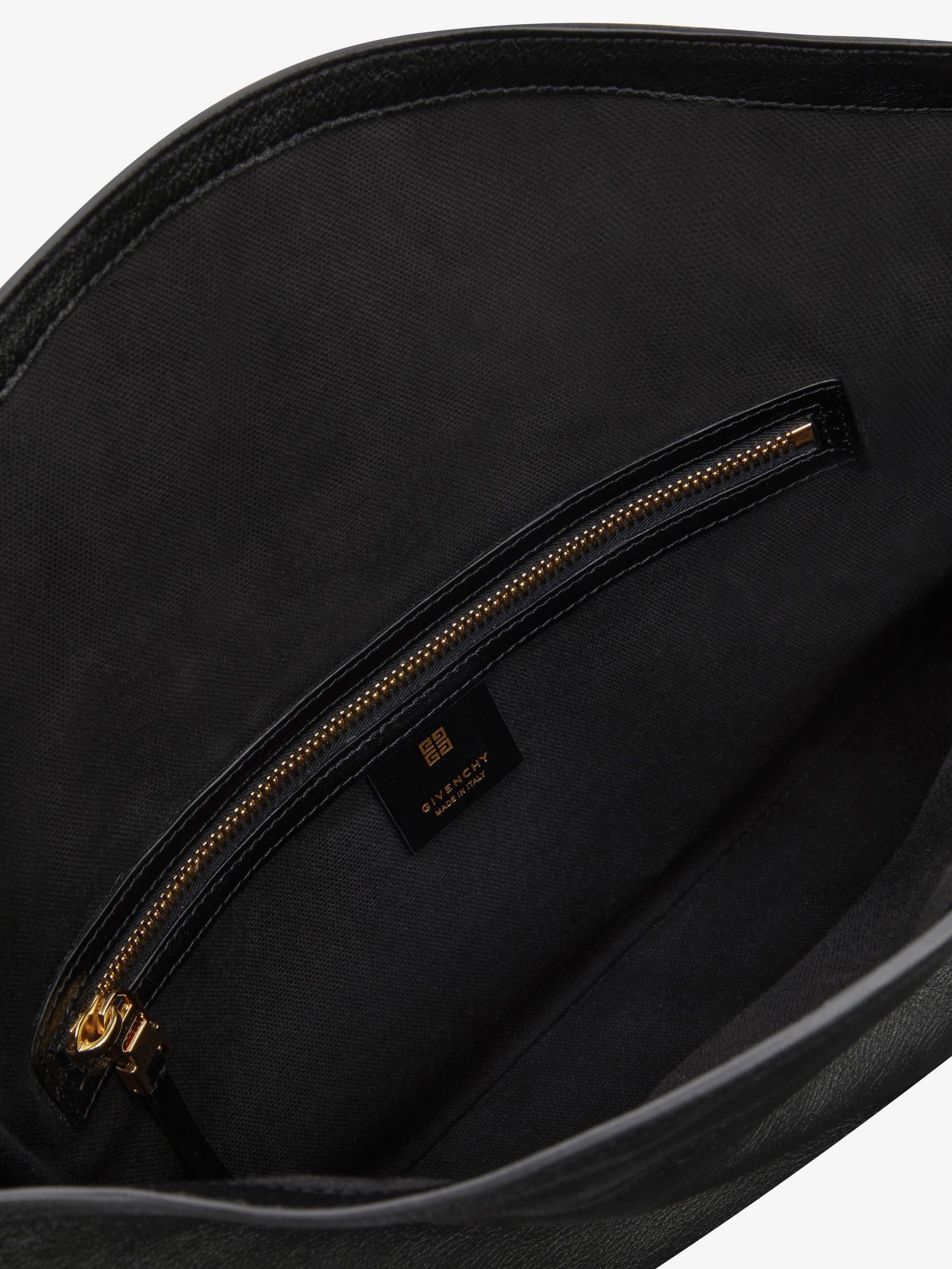 Givenchy Medium Voyou Chain Bag In Leather In Black