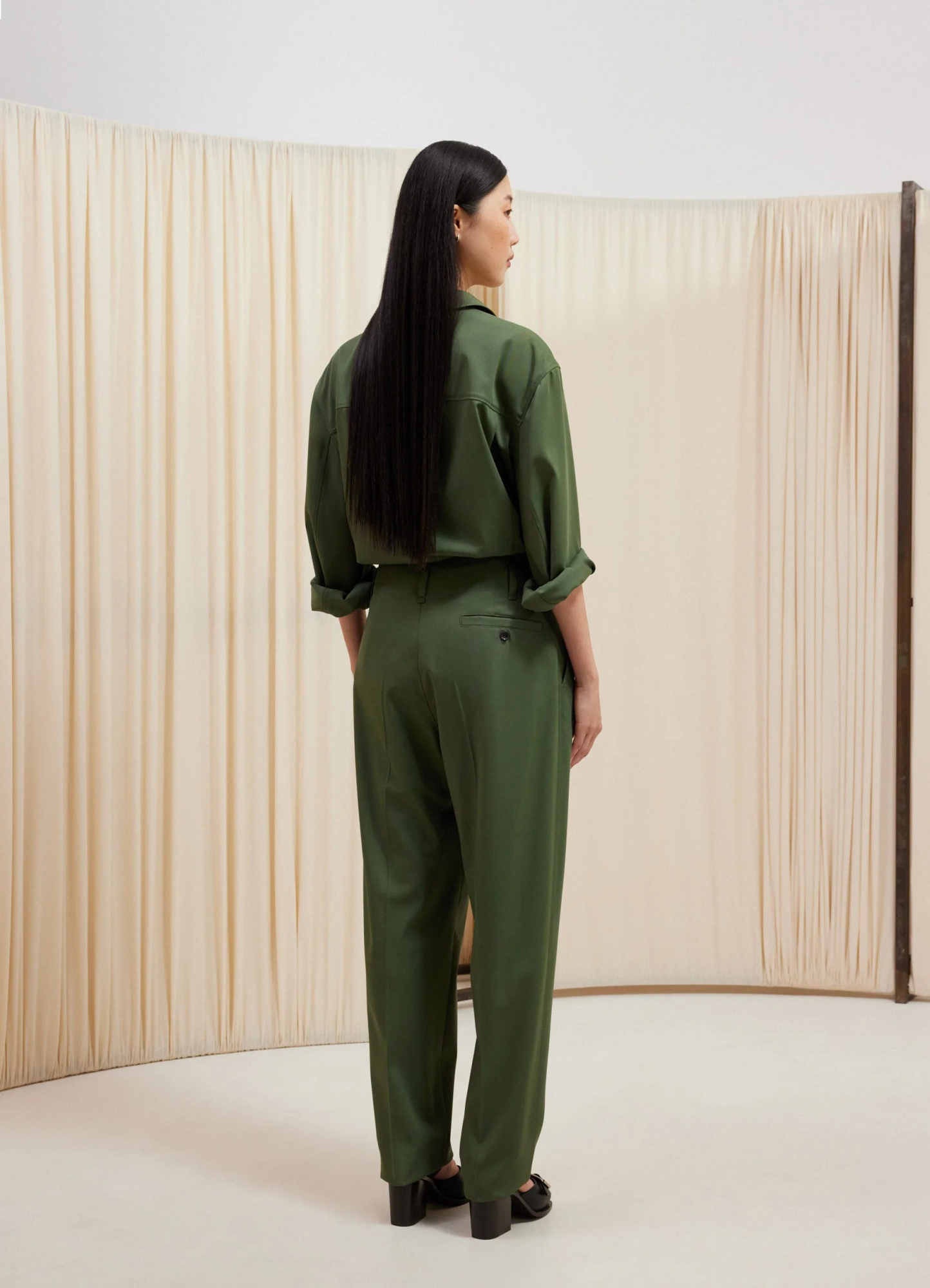 LEMAIRE LEMAIRE PLEATED TAPERED LEG TROUSERS