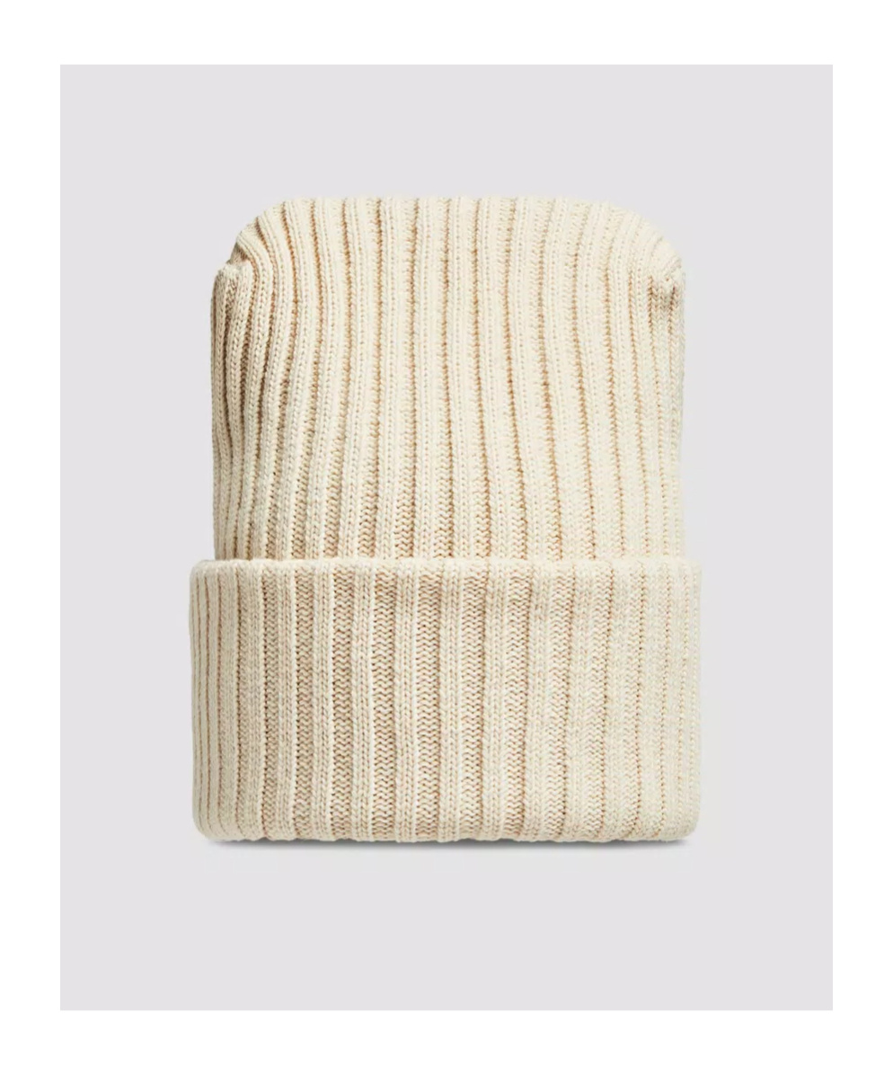 Moncler A Woolen Hat Affixed To The Logo In Nude