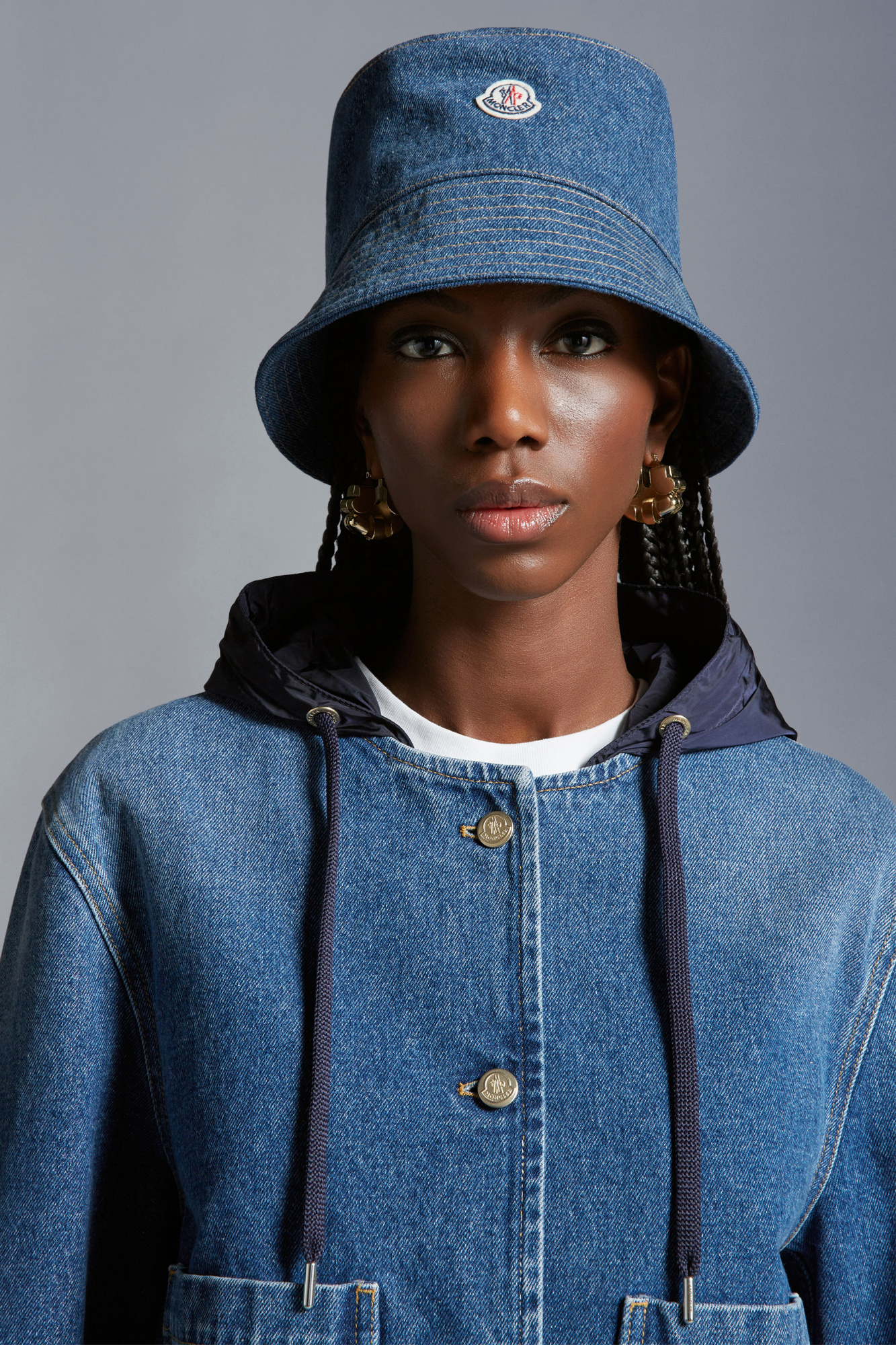 Moncler Logo Sticker Fisherman Hat In Blue