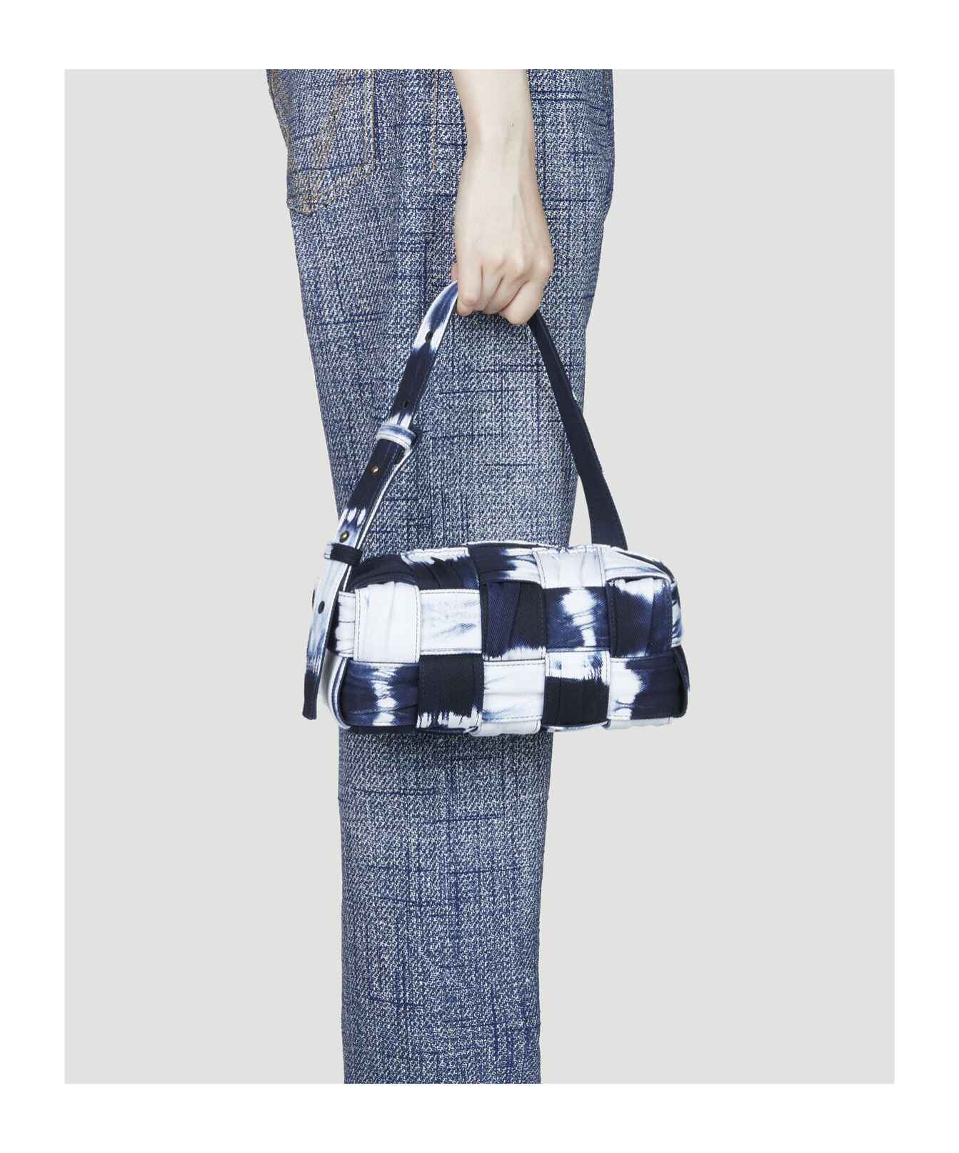 Bottega Veneta Cassette Shoulder Bag In White