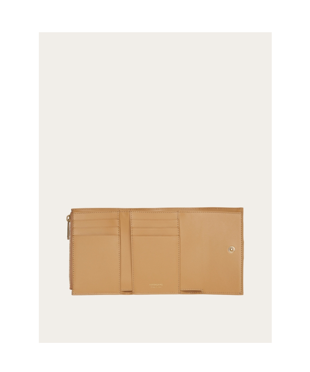 Ferragamo Portefeuille Compact Hug Beige In Nude