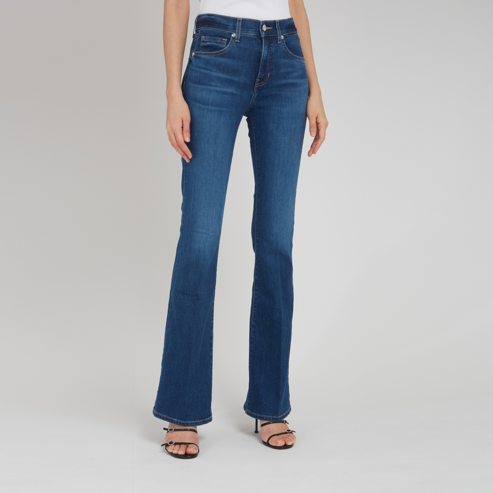Veronica Beard Belt Loop With Jeans In Blue