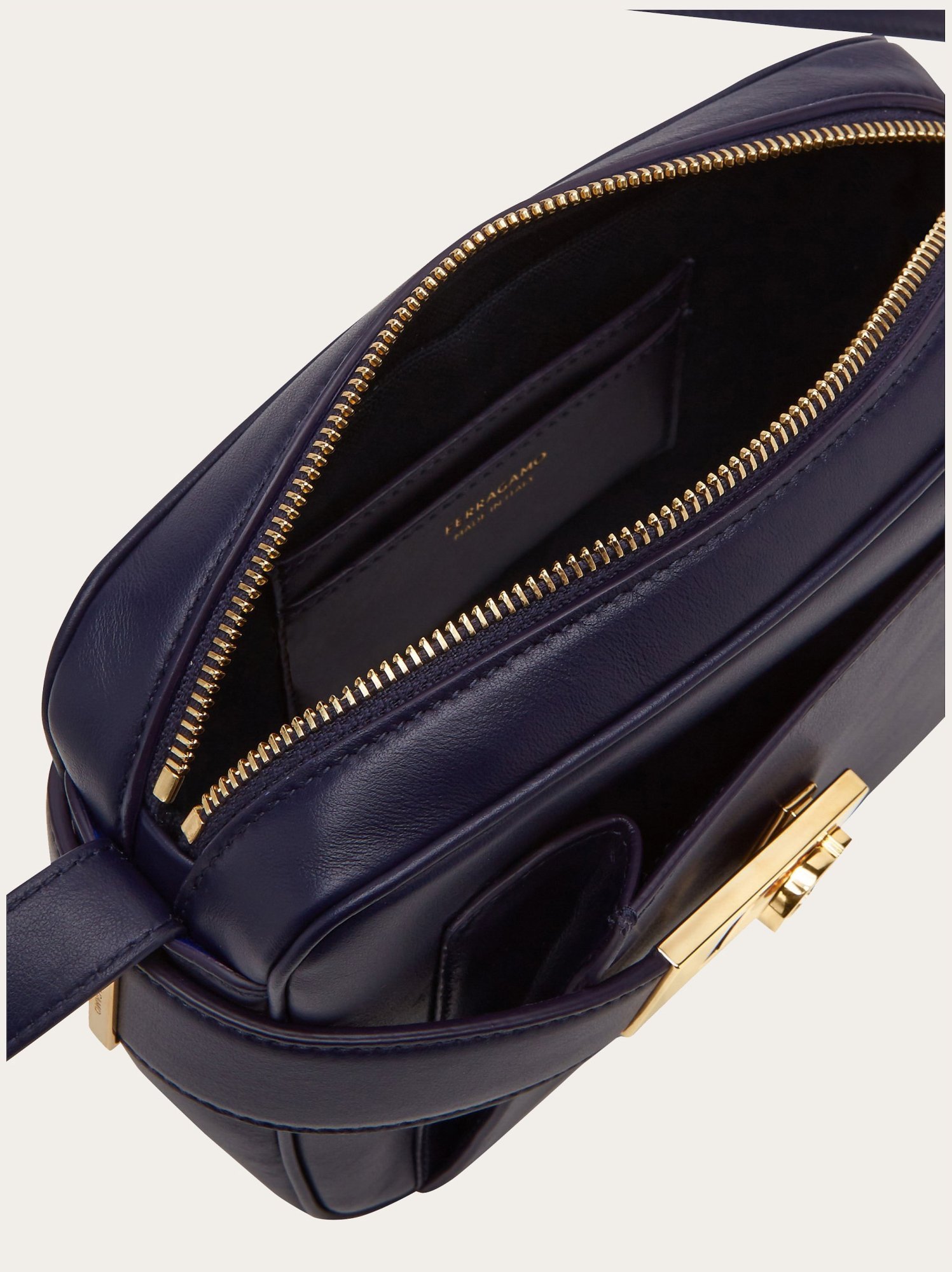FERRAGAMO ZIPPER SHOULDER BAG 