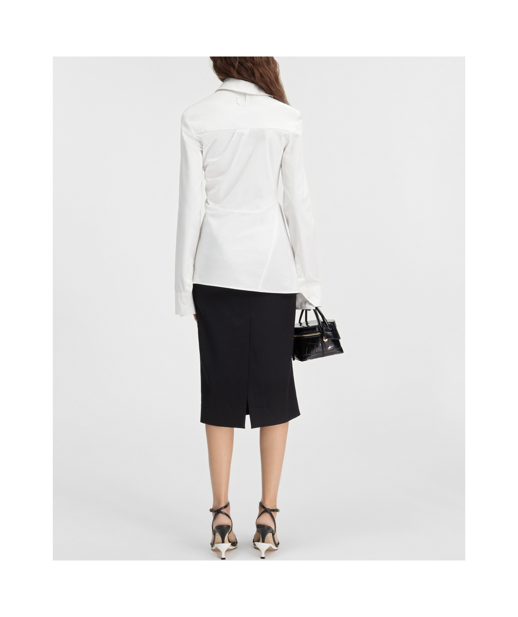 Jacquemus Pablo Asymmetric Button-up Shirt In White